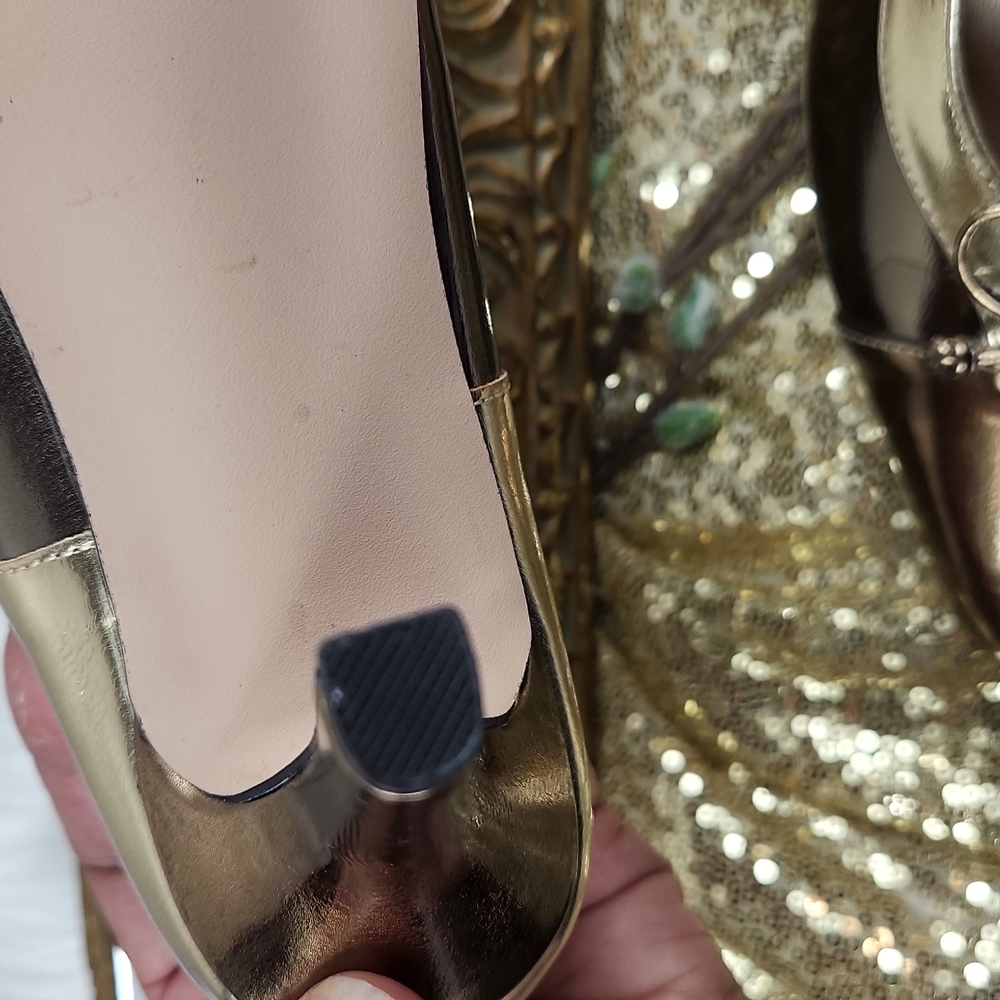 NWOT, Annie, Tri-color gold shoes size 7M - Picture 8 of 11